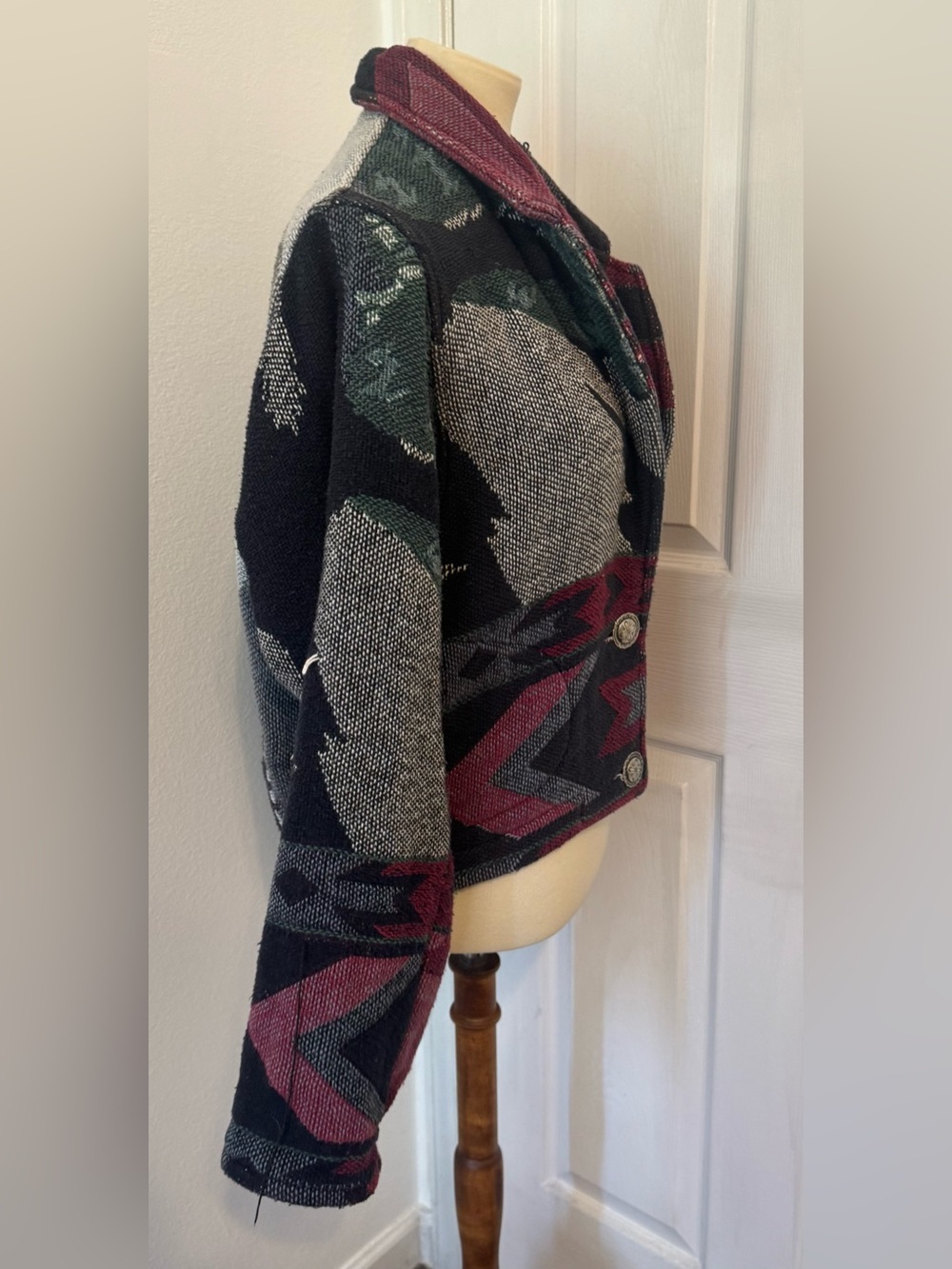Vintage 90s Painted Pony Wolf Southwestern Tapestry Jacket Cropped Concho Button - Picture 16 of 16